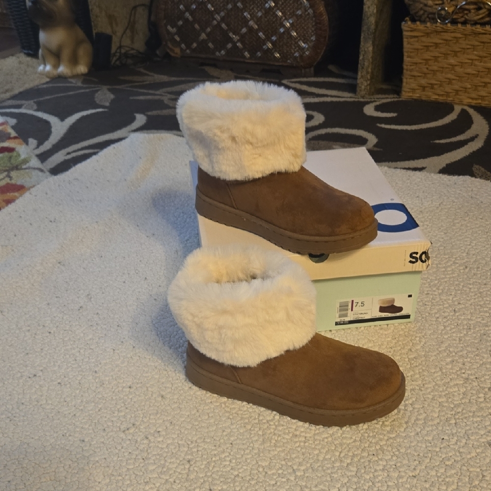 SO Brown Ankle Boots with Cream Fur